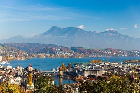 Walking tour with best scenic views