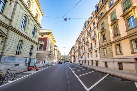 Architectural Geneva: Private Tour with a Local Expert