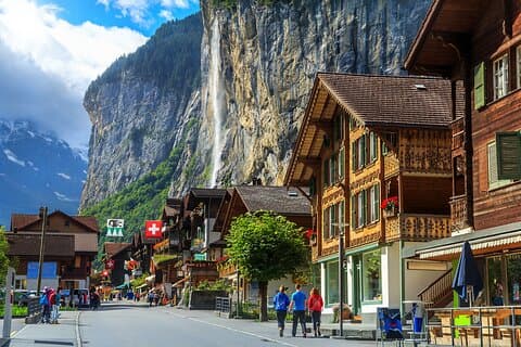 Lauterbrunnen-Mürren: Swiss Alps Small Group Tour from Interlaken