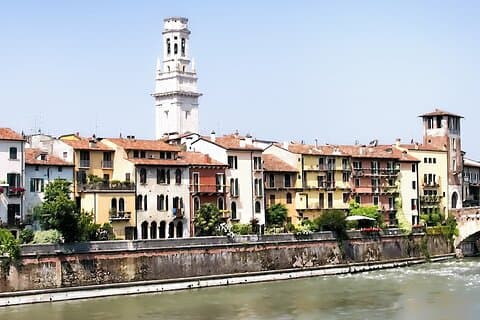 Private Tour From Zurich to Verona With a 2 Hour Stop in Milan