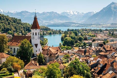 Interlaken: Private Car Tour to Swiss Villages, Capital & Castles