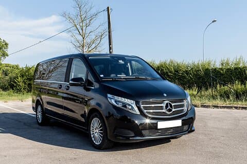 Arrival Transfer from Zurich Airport ZRH to Zurich City in Private Car/Van