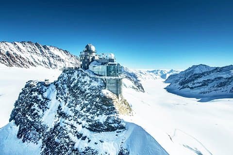 Day trip to Jungfrau, Grindelwald & Interlaken with Skyglass bus