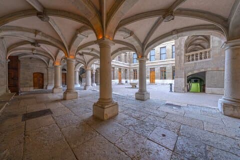 A Self-Guided Audio Tour of Geneva’s Old Town