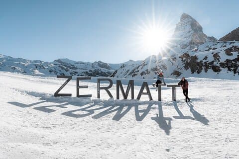 Geneva: Day trip To Zermatt & Iconic Matterhorn with Skyglass bus