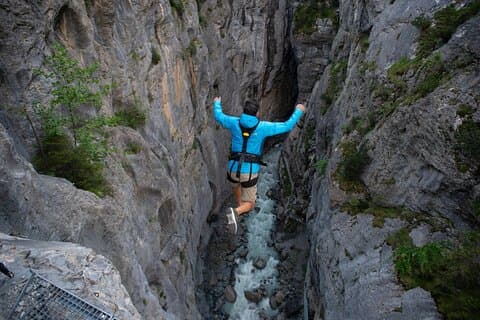 From Geneva: High-thrill Interlaken & Grindelwald Canyon Swing
