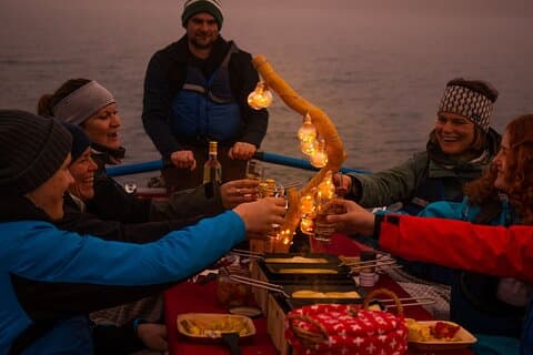 From Zurich: Day trip to Interlaken & Chocolate Fondue Float