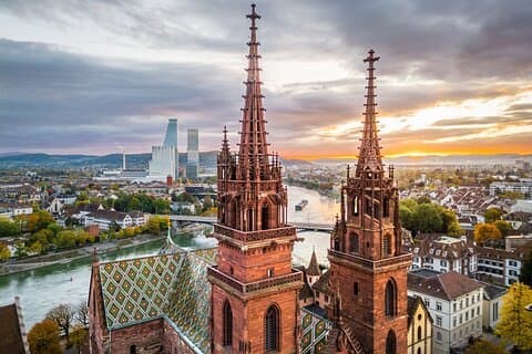 Private Sightseeing Transfer from Zurich to Basel With Stops