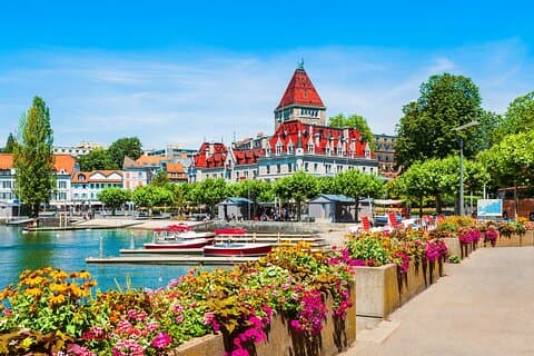 Private transfer from Zurich to Lausanne, 2h stop in Bern