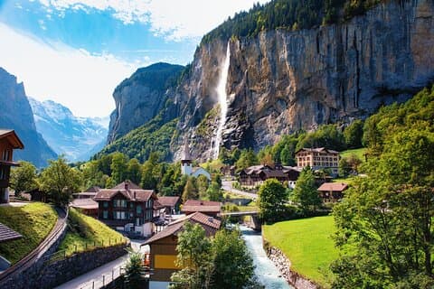 Private all day driver: Interlaken> Lauterbrunnen and Grindelwald