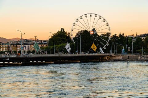 Private Geneva Full Day Tour with Free Photoshoot