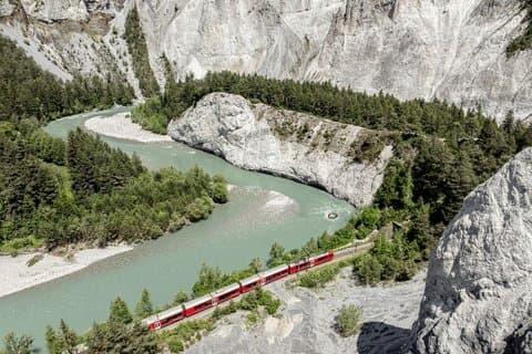3 Days in Switzerland: Glacier Express, Pilatus, & Lauterbrunnen
