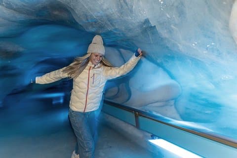 From Zurich: Mount Titlis & Private Fondue Small-Group Tour