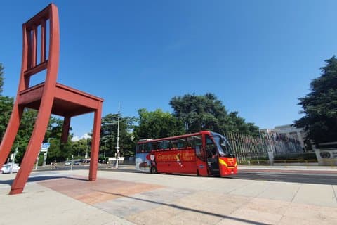 Geneva International District Sightseeing Tour by Open Top Bus