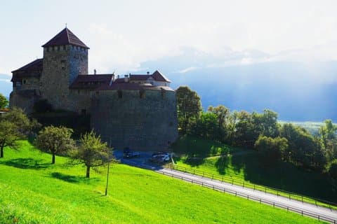 Private 4 Countries in One Day Tour from Zurich