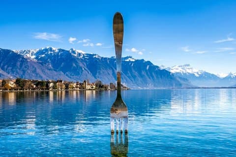 Vevey Guided Walking Tour with Hidden Gems and Local Stories