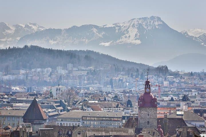 Lucerne Private Walking Tour with a castle visit!