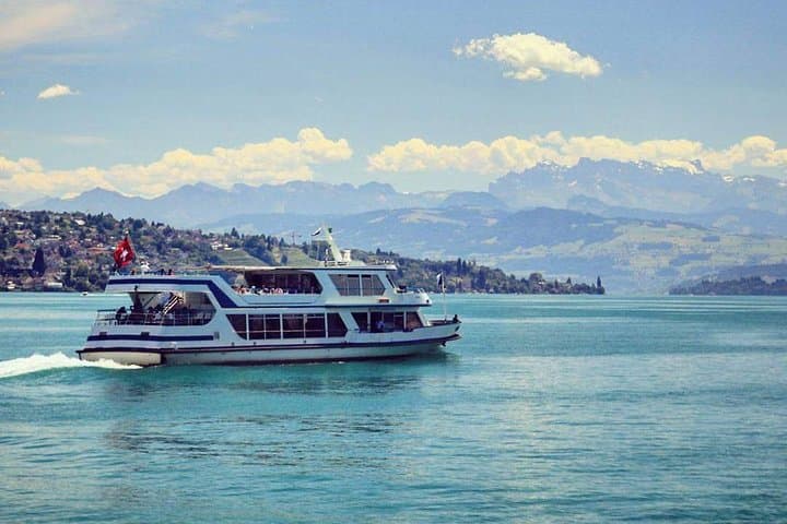 3 in 1: Zurich Walking Tour - Cruise on the Lake - Cable Car Ride to Felsenegg