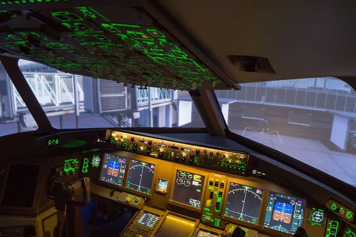 Boeing B777 flight simulator in Zurich
