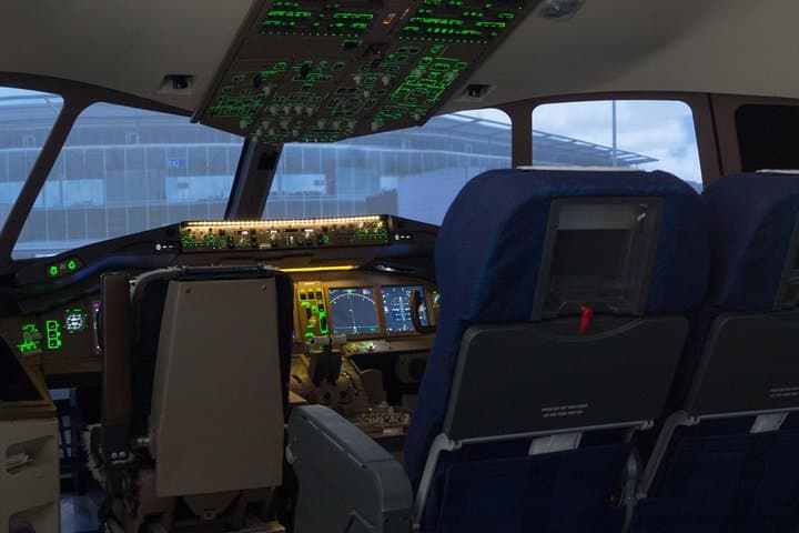Boeing B777 flight simulator in Zurich