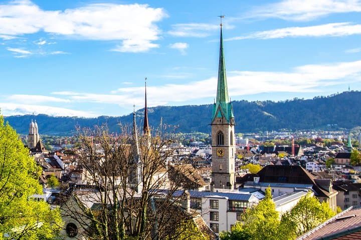 In the footsteps of Albert Einstein in Zurich with a Local