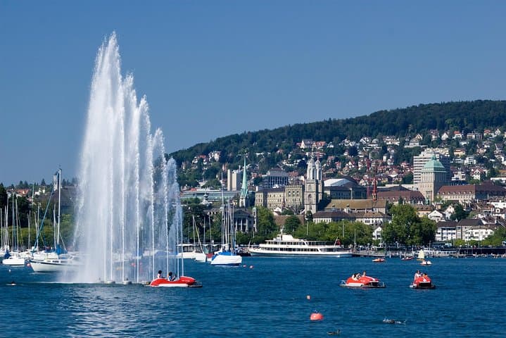 Zurich Highlights City Tour with Optional FIFA Museum Ticket