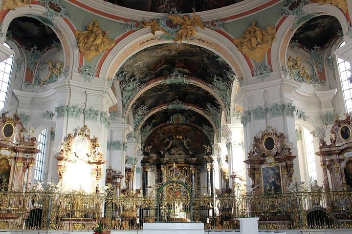 Timeless St. Gallen: UNESCO Abbey District & Old Town Highlights