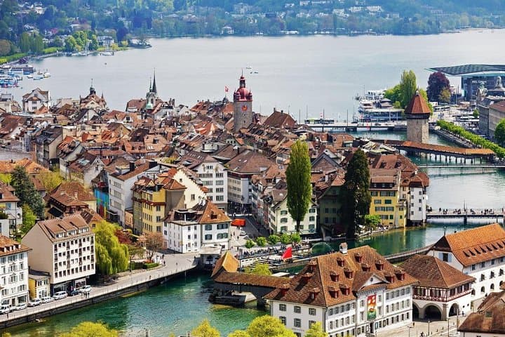 Premium Transfer from Zürich Airport to Luzern or from Luzern to Zurich airport