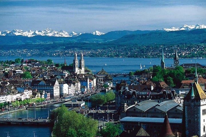 Premium Transfer from Zürich Airport to Zurich city or Zürich city to Airport