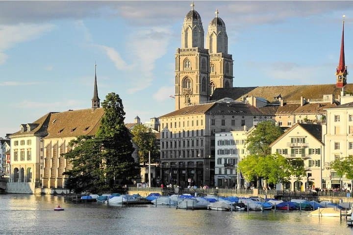 Introductory Walking Tour Of Zurich Including a 90 Min Lake Cruise