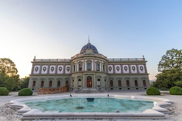 Historic Geneva: Exclusive Private Tour with a Local