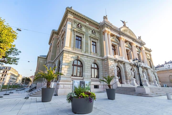Architectural Geneva: Private Tour with a Local Expert
