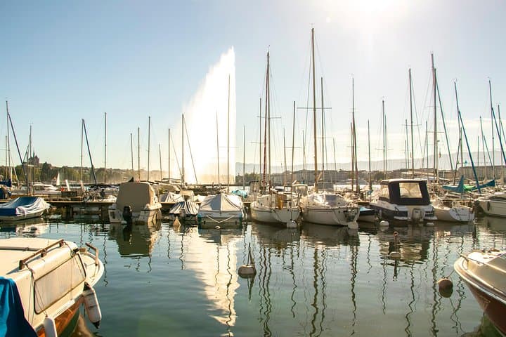 Best Intro Tour of Geneva with a Local