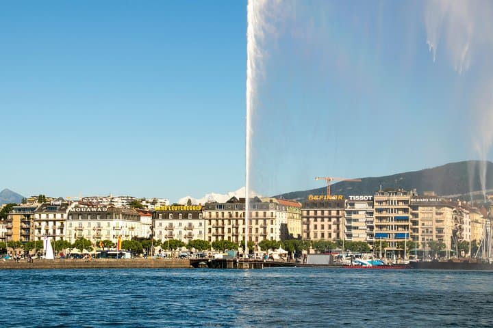 Best Intro Tour of Geneva with a Local
