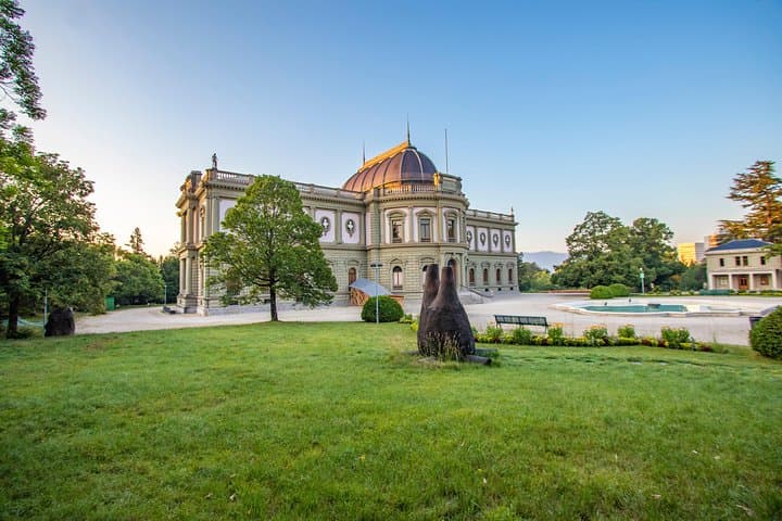 Best Intro Tour of Geneva with a Local