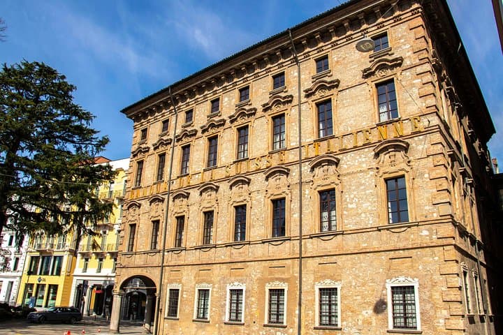 Explore Lugano in 60 minutes with a Local