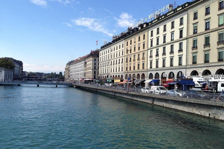 Geneva Private Walking Tour with a Professional Guide