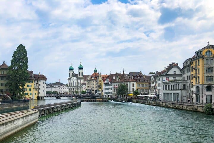 Touristic highlights of Lucerne on a Private half day tour with a local