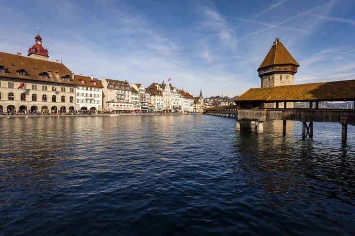 Touristic highlights of Lucerne on a Private half day tour with a local