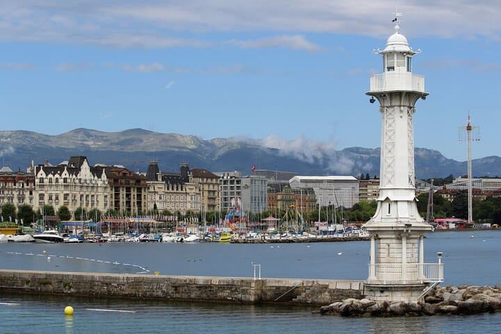 Private tour of the best of Geneva - Sightseeing, Food & Culture with a local