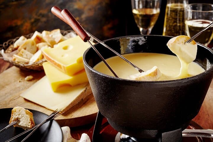 Private Trip from Geneva to Gruyeres: Cheese & Chocolate Tasting