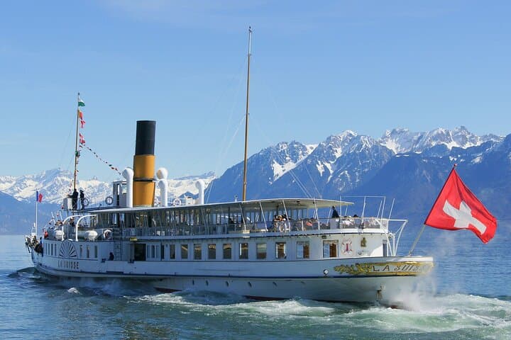 Round trip cruise from Lausanne to Chillon