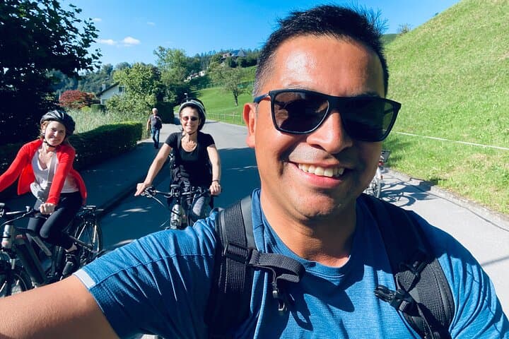 Lake Lucerne Peninsula e-Bike Tour