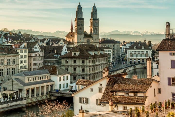 Zurich Highlights City Tour with Optional FIFA Museum Ticket