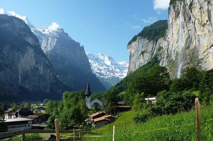 Private Transfer: Zurich Airport ZRH to Lauterbrunnen or Grindelwald