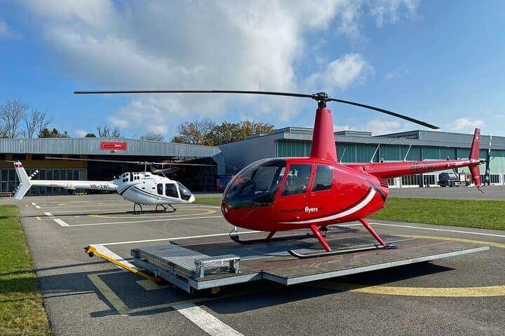 Our new helicopters will bring you to see the lake Thun from above