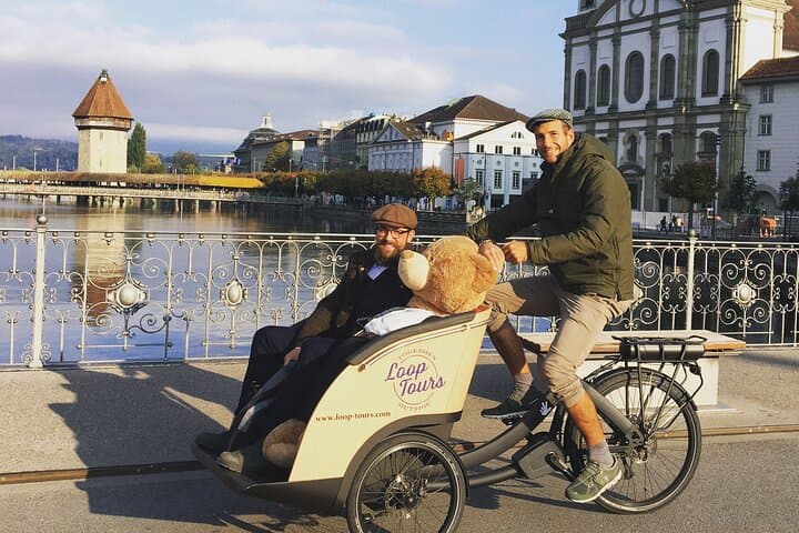 Private city tour with picnic & chocolate degustation