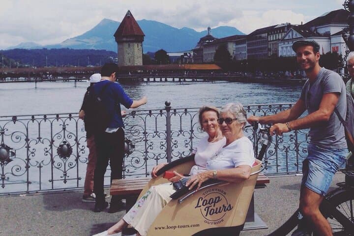 Private city tour with picnic & chocolate degustation