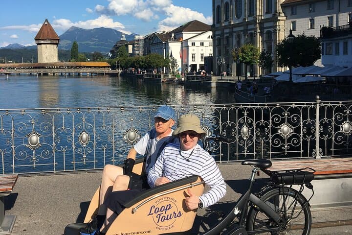 Private city tour with picnic & chocolate degustation