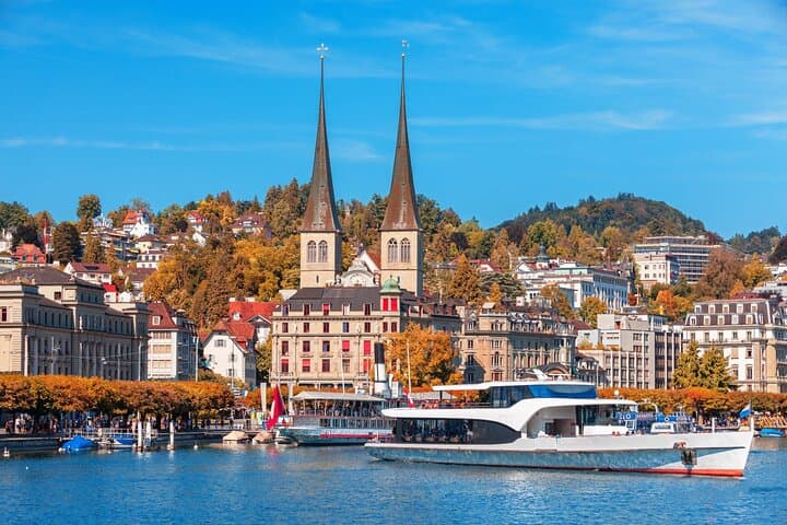 Hofkirche and lake boat